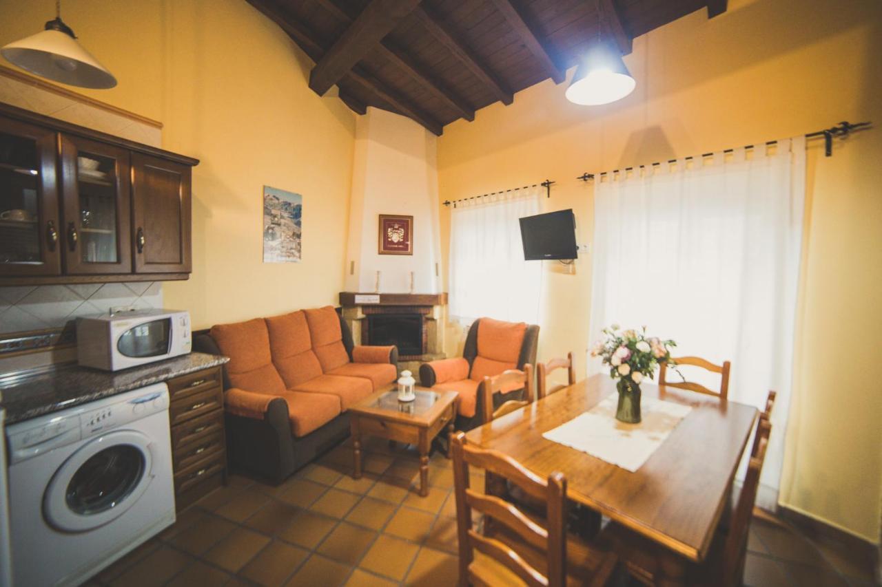 Casa Rural Puerta Del Sol II De 2 Habitaciones Candelario Εξωτερικό φωτογραφία